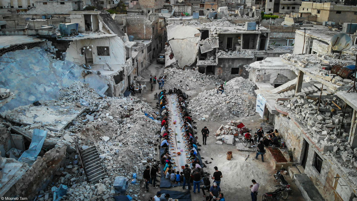 Politics of Food: Mouneb Taim, Ramadan Meals Among the Ruins / Pink Lady® Food Photographer of the Year 2023