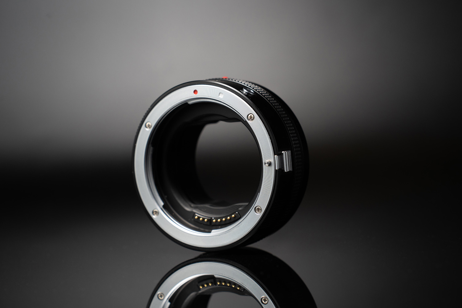 Megadap EFTZ21 Canon EF to Nikon Z adapter | © Megadap