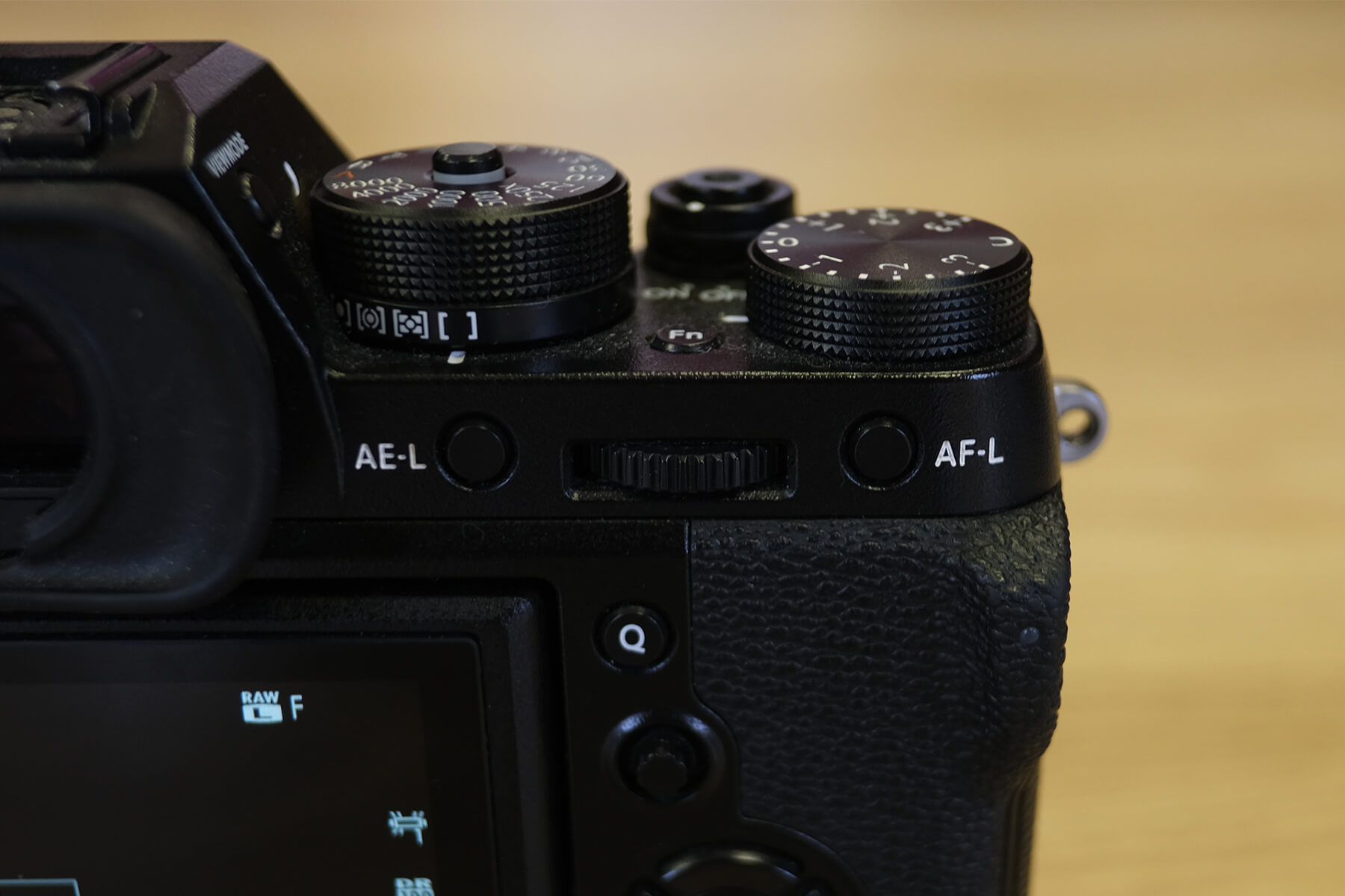 Camera AE-L and AF-L buttons